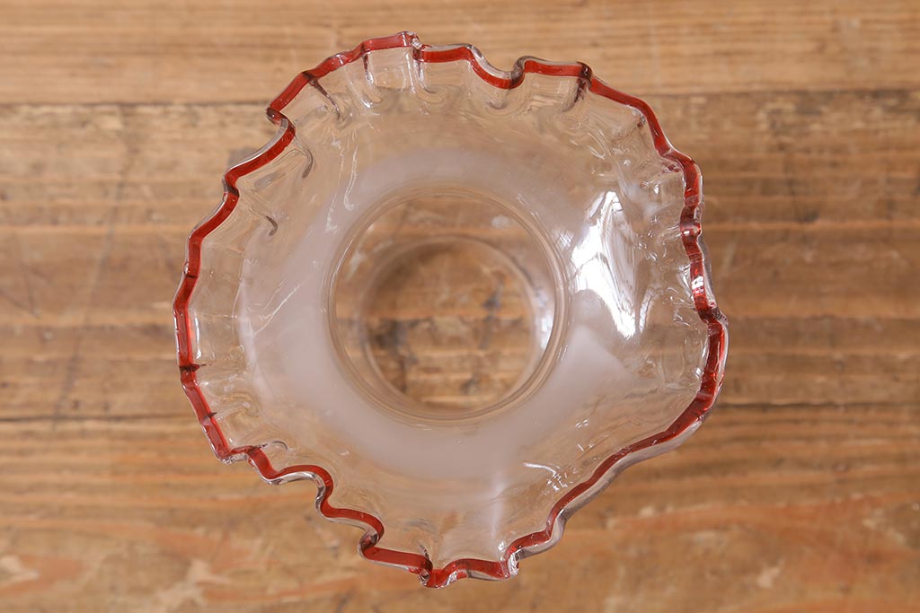 アンティーク雑貨　明治大正　グラビュール(グラヴュール)　金魚鉢型　チューリップ型　赤縁　フリルガラスのオイルランプ(洋燈、座敷ランプ)(R-040419)