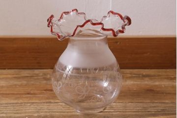 アンティーク雑貨　明治大正　グラビュール(グラヴュール)　金魚鉢型　チューリップ型　赤縁　フリルガラスのオイルランプ(洋燈、座敷ランプ)(R-040419)