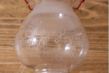 アンティーク雑貨　明治大正　グラビュール(グラヴュール)　金魚鉢型　チューリップ型　赤縁　フリルガラスのオイルランプ(洋燈、座敷ランプ)(R-040419)