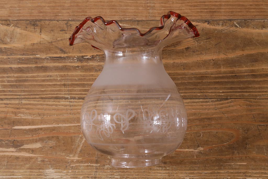 アンティーク雑貨　明治大正　グラビュール(グラヴュール)　金魚鉢型　チューリップ型　赤縁　フリルガラスのオイルランプ(洋燈、座敷ランプ)(R-040419)