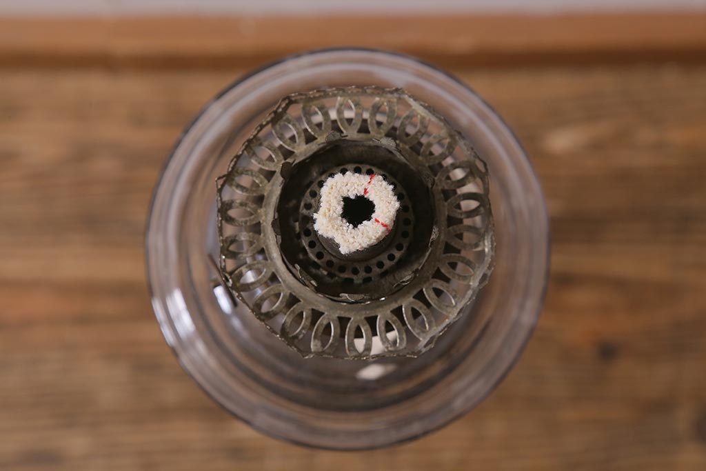 アンティーク雑貨　明治大正　グラビュール(グラヴュール)　金魚鉢型　チューリップ型　赤縁　フリルガラスのオイルランプ(洋燈、座敷ランプ)(R-040419)