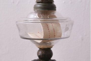 アンティーク雑貨　明治大正　グラビュール(グラヴュール)　金魚鉢型　チューリップ型　赤縁　フリルガラスのオイルランプ(洋燈、座敷ランプ)(R-040419)