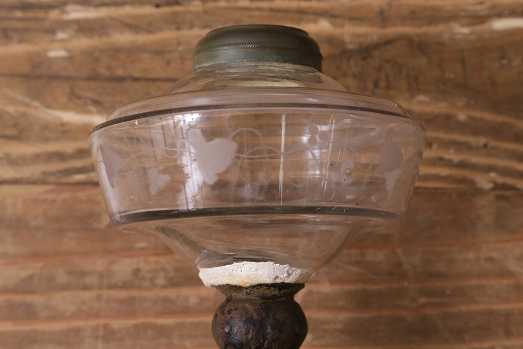 アンティーク雑貨　明治大正　グラビュール(グラヴュール)　金魚鉢型　チューリップ型　赤縁　フリルガラスのオイルランプ(洋燈、座敷ランプ)(R-040419)