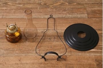 ヴィンテージ雑貨　アメリカビンテージ　未使用品　デッドストック　黒色のアルミシェードが格好いいオイルランプ(吊り下げランプ)(R-040420)