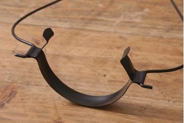 ヴィンテージ雑貨　アメリカビンテージ　未使用品　デッドストック　黒色のアルミシェードが格好いいオイルランプ(吊り下げランプ)(R-040420)
