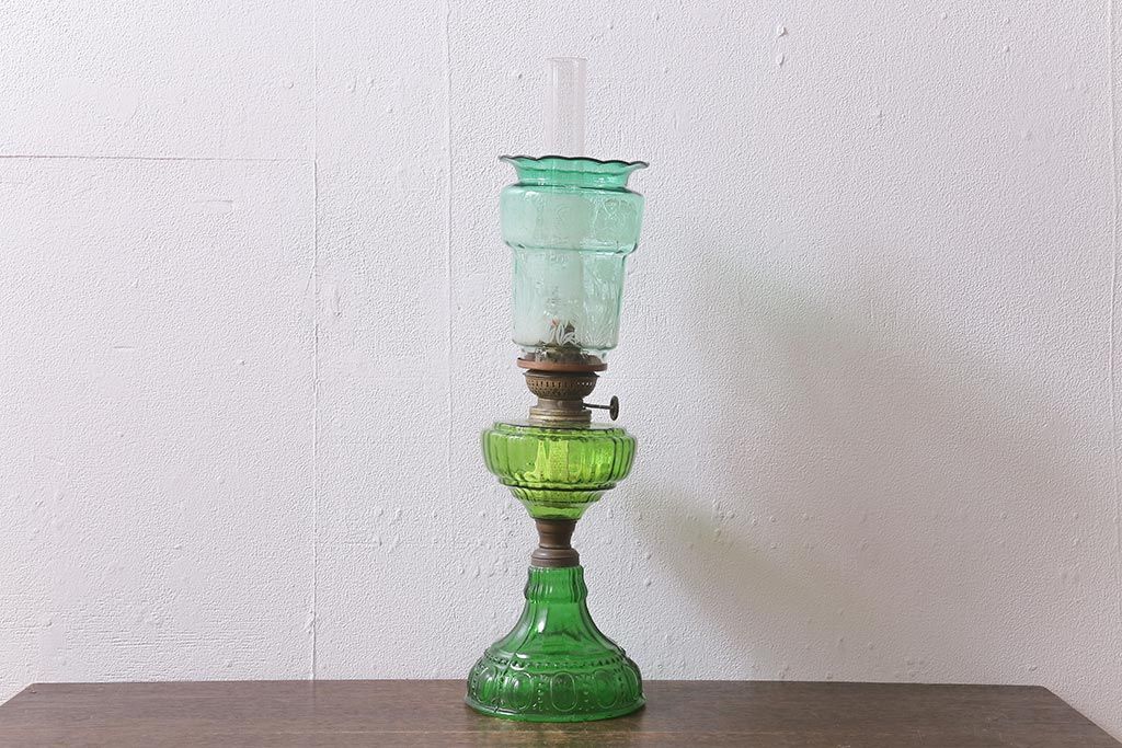 ヴィンテージ雑貨　フランスビンテージ　巻芯10番　グリーンのガラスが素敵なヴィクトリアンオイルランプ(灯油ランプ、台ランプ)(R-040421)