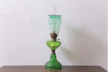 ヴィンテージ雑貨　フランスビンテージ　巻芯10番　グリーンのガラスが素敵なヴィクトリアンオイルランプ(灯油ランプ、台ランプ)(R-040421)