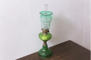 ヴィンテージ雑貨　フランスビンテージ　巻芯10番　グリーンのガラスが素敵なヴィクトリアンオイルランプ(灯油ランプ、台ランプ)(R-040421)