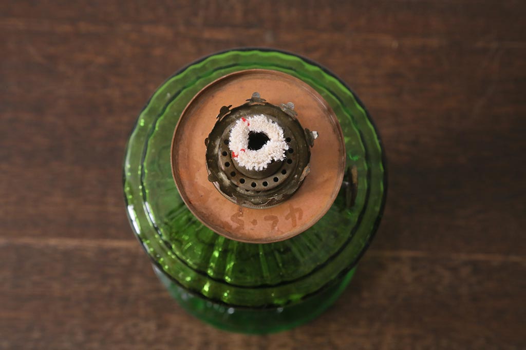 ヴィンテージ雑貨　フランスビンテージ　巻芯10番　グリーンのガラスが素敵なヴィクトリアンオイルランプ(灯油ランプ、台ランプ)(R-040421)