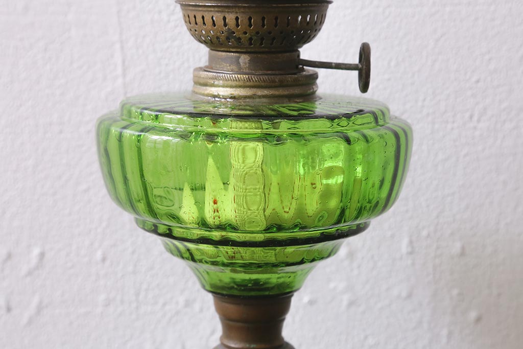 ヴィンテージ雑貨　フランスビンテージ　巻芯10番　グリーンのガラスが素敵なヴィクトリアンオイルランプ(灯油ランプ、台ランプ)(R-040421)