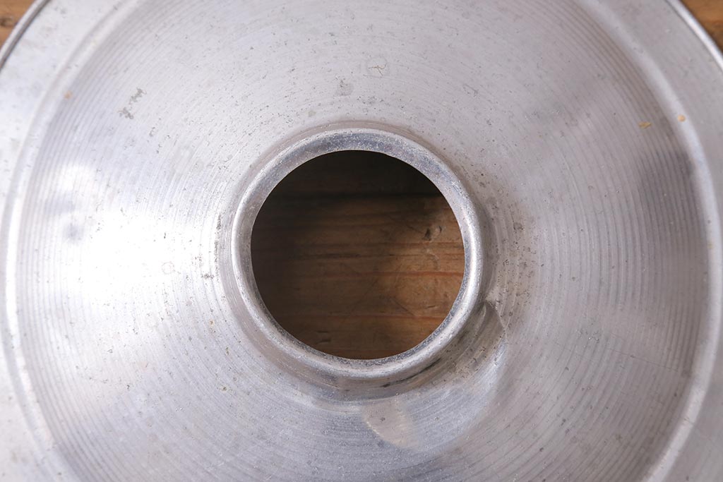 ビンテージ照明　平笠　無骨なアルミシェードが魅力の吊り下げ照明(天井照明、電笠、ペンダントライト)(R-040423)