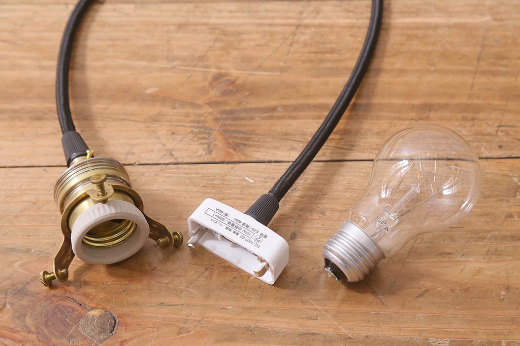 ビンテージ照明　平笠　無骨なアルミシェードが魅力の吊り下げ照明(天井照明、電笠、ペンダントライト)(R-040423)