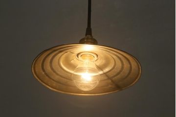 ビンテージ照明　平笠　無骨なアルミシェードが魅力の吊り下げ照明(天井照明、電笠、ペンダントライト)(R-040424)