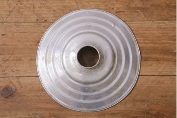 ビンテージ照明　平笠　無骨なアルミシェードが魅力の吊り下げ照明(天井照明、電笠、ペンダントライト)(R-040424)