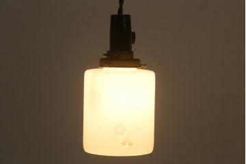 アンティーク照明　戦前　花の透かしがおしゃれな筒型照明(天井照明、ペンダントライト)(R-040425)