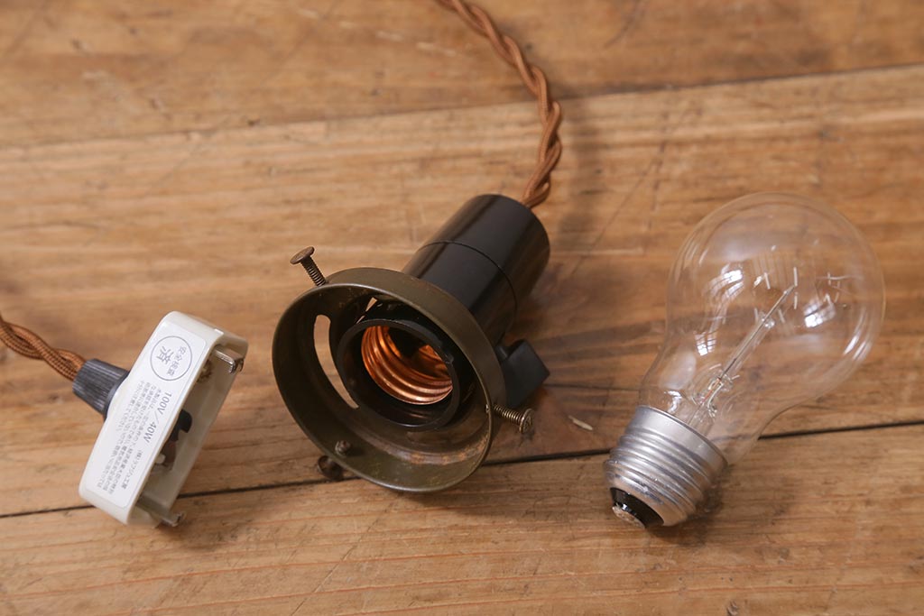 アンティーク照明　戦前　花の透かしがおしゃれな筒型照明(天井照明、ペンダントライト)(R-040425)