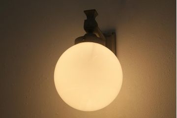 ビンテージ照明　アルミのフレームがおしゃれな壁付け照明(ウォールライト、ウォールランプ)(R-040439)