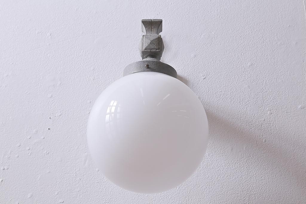 ビンテージ照明　アルミのフレームがおしゃれな壁付け照明(ウォールライト、ウォールランプ)(R-040439)