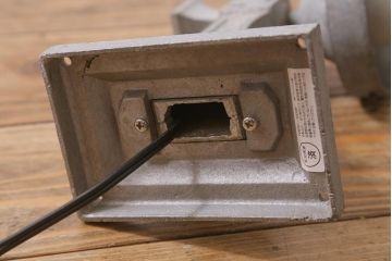 ビンテージ照明　アルミのフレームがおしゃれな壁付け照明(ウォールライト、ウォールランプ)(R-040439)