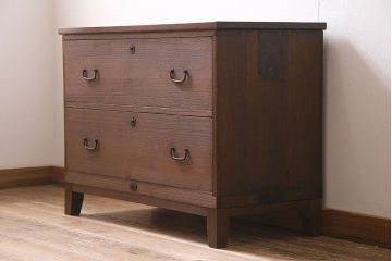 アンティーク家具　和製　昭和中期　天板リメイク　脚付きリビングボード(ローボード、ローチェスト、テレビ台、衣装箪笥、引き出し)(R-040450)