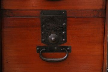 アンティーク家具　ヒノキ材　古箪笥リメイク　フラップダウン扉のテレビ台(テレビボード、リビングボード、時代箪笥)(R-040456)