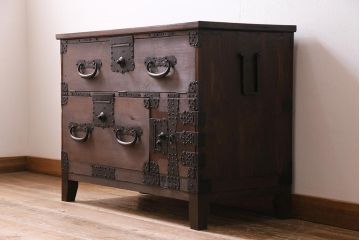 アンティーク家具　ヒノキ材　古箪笥リメイク　フラップダウン扉のテレビ台(テレビボード、リビングボード、時代箪笥)(R-040456)