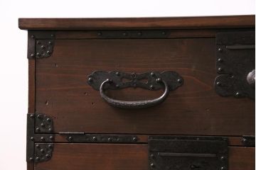 アンティーク家具　ヒノキ材　古箪笥リメイク　フラップダウン扉のテレビ台(テレビボード、リビングボード、時代箪笥)(R-040456)