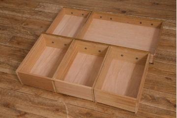 和製アンティーク　昭和レトロ　ラワン材　直線的なデザインがレトロな片袖机(片袖デスク、ワークデスク、在宅ワーク、在宅用)(R-040458)