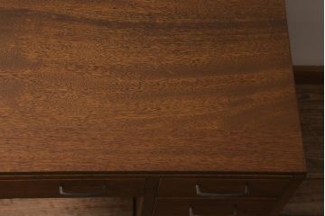 和製アンティーク　昭和レトロ　ラワン材　直線的なデザインがレトロな片袖机(片袖デスク、ワークデスク、在宅ワーク、在宅用)(R-040458)