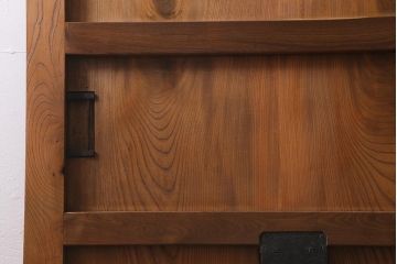 アンティーク建具　和製アンティーク　明治大正期　大黒天金具　ぬくもり溢れる木味が魅力的な蔵戸(引き戸、建具、玄関戸)(R-040460)
