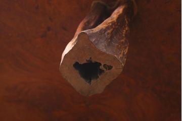 ビンテージ家具　特大　極厚天板　カリン材(花梨材)　貴重な鳥眼杢の木肌が魅力的な座卓(定価約180万円)(ローテーブル)(R-040461)