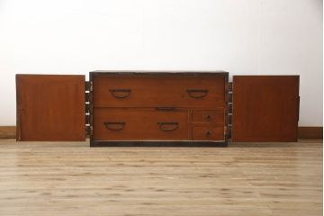 アンティーク家具　明治期　観音開き戸 十字金具の和箪笥(ローボード、時代箪笥)(R-040462)