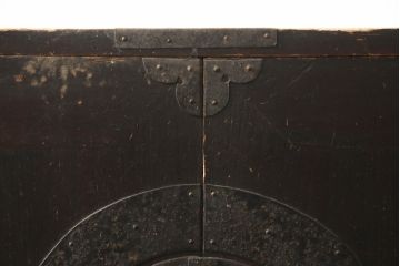 アンティーク家具　明治期　観音開き戸 十字金具の和箪笥(ローボード、時代箪笥)(R-040462)
