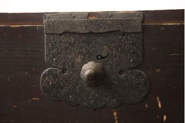 アンティーク家具　明治期　渋い風合いが魅力的な和箪笥(ローボード、時代箪笥)(R-040463)