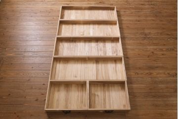 ビンテージ家具　岩谷堂箪笥　銘入り「菊政」　手打ち金具・牡丹と唐獅子紋　木地呂塗り　衣装盆付き衣装箪笥(和タンス、ヴィンテージ)(R-040473)