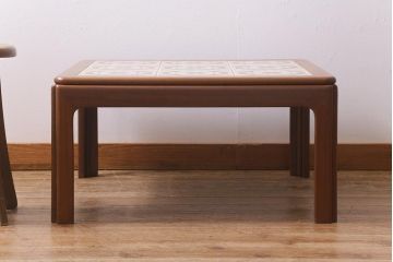ヴィンテージ家具　北欧ビンテージ　G-PLAN(ジープラン)　チーク材　タイルトップがおしゃれな正方形のコーヒーテーブル(センターテーブル)(R-040474)