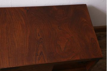 中古　岩谷堂箪笥　大きな金具が目を引く上品なテレビ台(テレビボード、サイドボード、ローボード、戸棚)(R-040476)