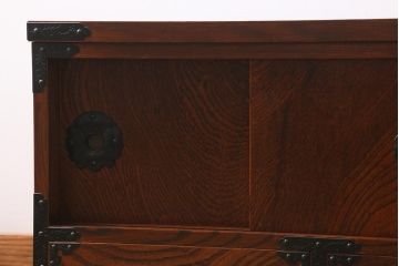 中古　岩谷堂箪笥　大きな金具が目を引く上品なテレビ台(テレビボード、サイドボード、ローボード、戸棚)(R-040476)