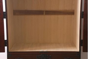 ビンテージ家具　岩谷堂箪笥　銘入り「菊政」　手打ち金具・牡丹と唐獅子紋　木地呂塗り　ワードローブ(洋服タンス)(R-040478)