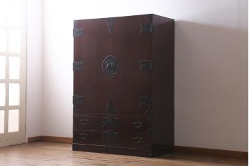 ビンテージ家具　岩谷堂箪笥　銘入り「菊政」　手打ち金具・牡丹と唐獅子紋　木地呂塗り　ワードローブ(洋服タンス)(R-040478)
