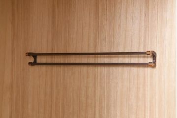 ビンテージ家具　岩谷堂箪笥　銘入り「菊政」　手打ち金具・牡丹と唐獅子紋　木地呂塗り　ワードローブ(洋服タンス)(R-040478)