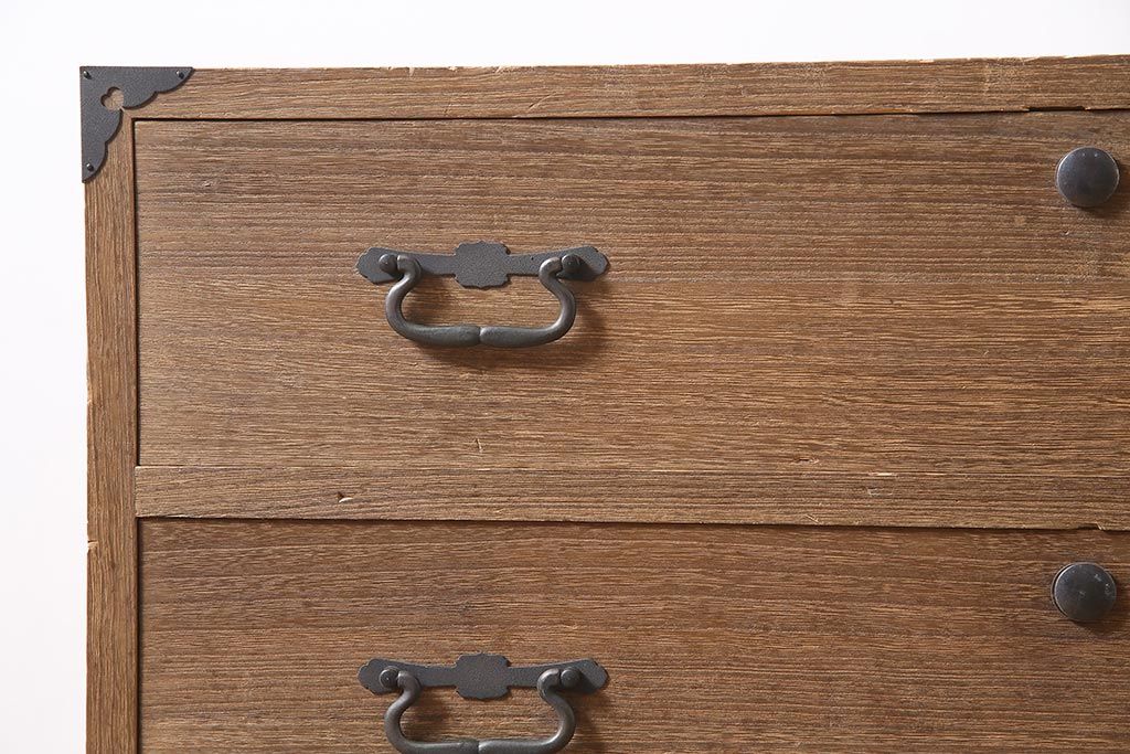 アンティーク家具　和製アンティーク　総桐材　奥行がたっぷりある珍しいサイズの衣装箪笥(チェスト、引き出し)(R-040480)