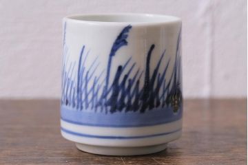 古民具・骨董　江戸期　古伊万里　草文染付筒型猪口2客セット(酒器、和食器)(R-040491)