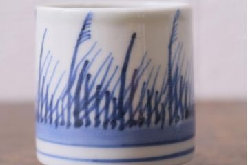 古民具・骨董　江戸期　古伊万里　草文染付筒型猪口2客セット(酒器、和食器)(R-040491)