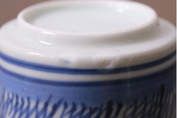 古民具・骨董　江戸期　古伊万里　草文染付筒型猪口2客セット(酒器、和食器)(R-040493)