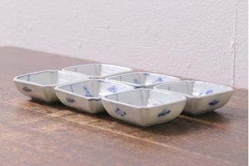 アンティーク雑貨　大正昭和初期　山水図　染付小皿6枚セット(豆皿、醤油皿、和食器)(R-040495)
