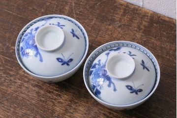 アンティーク雑貨　明治期　花蝶文染付蓋茶碗2客セット(蓋付茶碗、和食器)(R-040499)