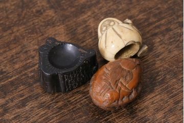 アンティーク雑貨　明治大正　古い根付3点(鹿角、クルミ彫刻)(R-040501)