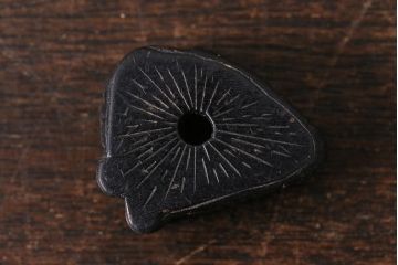 アンティーク雑貨　明治大正　古い根付3点(鹿角、クルミ彫刻)(R-040501)