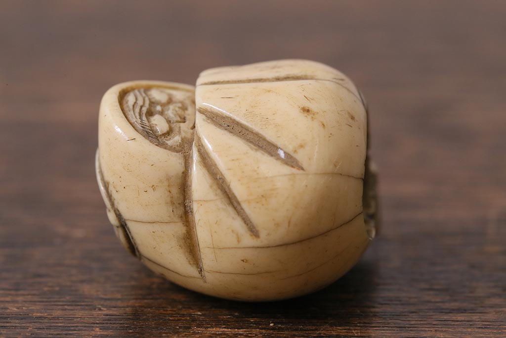 アンティーク雑貨　明治大正　古い根付3点(鹿角、クルミ彫刻)(R-040501)